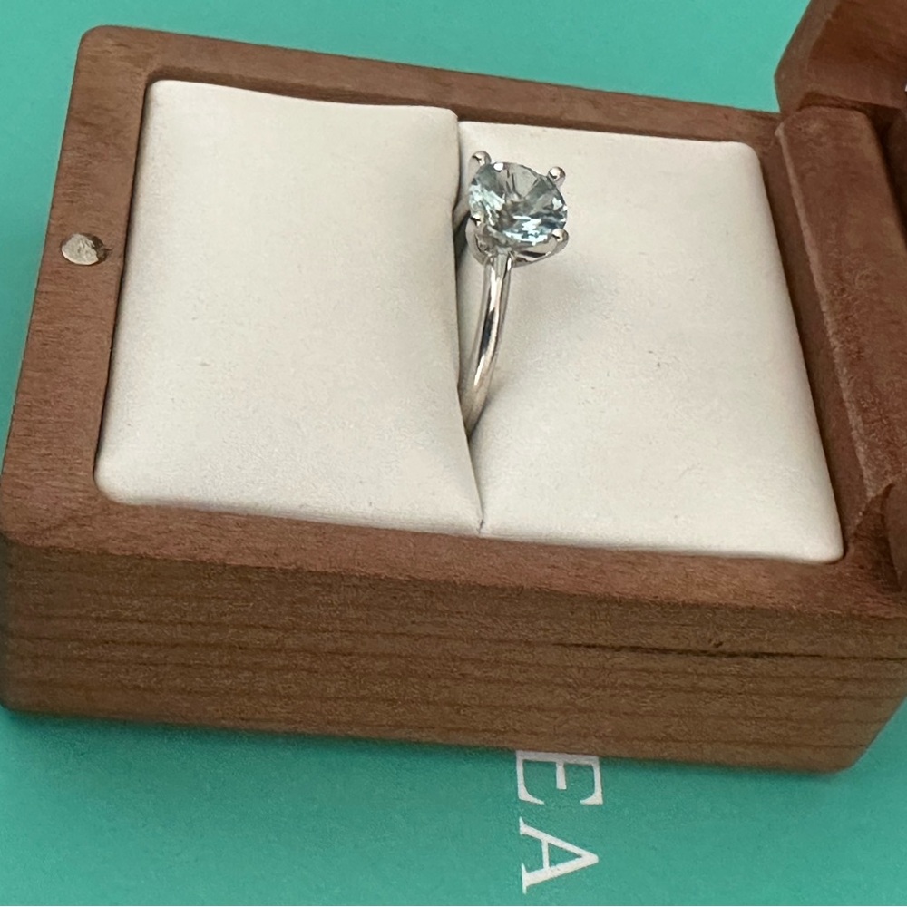 Aquamarine 18k White Gold Engagement Ring size 6.5 - Picture 5 of 8